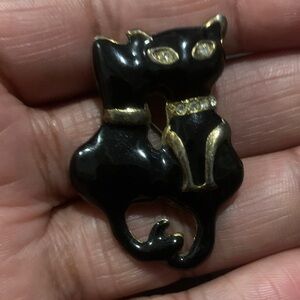 Vintage Black and Gold Cat Brooch